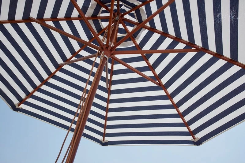 Skagerak Messina Parasol ø 270 Cm, Striped, Blue - White 2 Skagerak Messina Parasol ø 270 Cm, Striped, Blue - White - Image 2