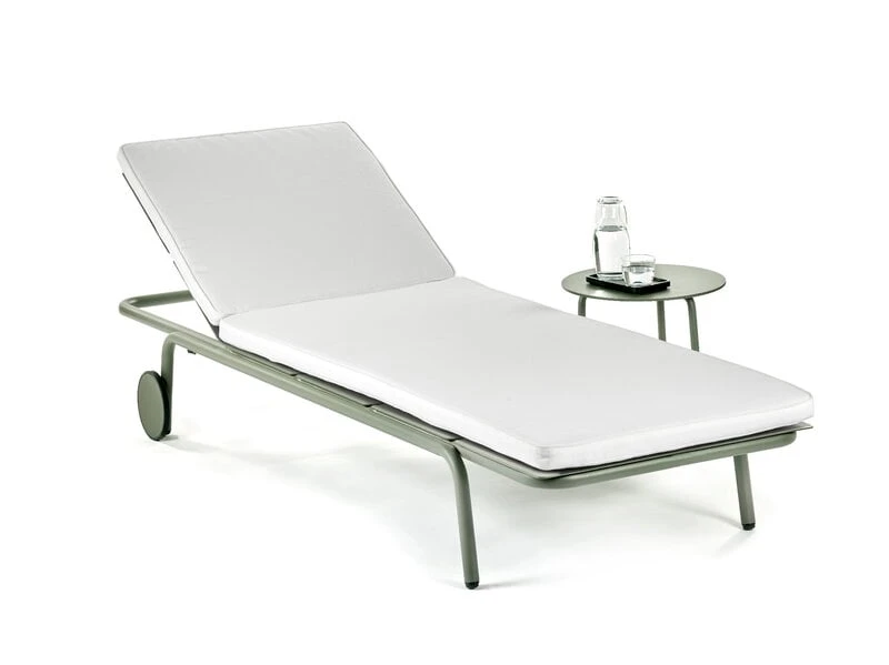 Serax August Sun Lounger, Green 2 Serax August Sun Lounger, Green - Image 2