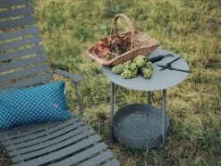 Fermob Bistro Metal Chaise Longue, Cotton White -Garden Furniture Store BISTRO SALSA GRIS ORAGE VIGNES ALBUM2019 JEROME GALLAND 2