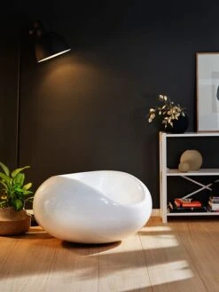 Eero Aarnio Originals Pastil Chair, White -Garden Furniture Store EEAA 0631