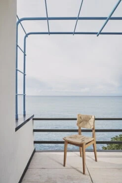 GUBI C-Chair Outdoor, Natural - Teak -Garden Furniture Store GUBI Gubi Goes Al Fresco C Chair