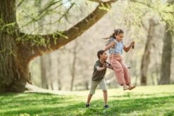 Lillagunga Lillagunga Grand Outdoor Swing, Walnut - Black -Garden Furniture Store Lillagunga 36