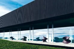 Magis Spun Chair, Dark Purple -Garden Furniture Store Magis spun ambient mono SD660 purple anthracite outdoor 01 hr