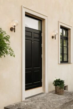 Nuura Miira Outdoor Wall Lamp, Dark Bronze - Optic Clear -Garden Furniture Store NUURA outdoor3312