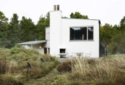 Louis Poulsen AJ Garden Bollard Lamp, Short, 3000K, Spike With Adaptor -Garden Furniture Store SS23 AJ Garden Short 3 10007role 1