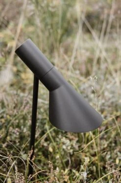 Louis Poulsen AJ Garden Bollard Lamp, Short, 3000K, Spike Without Adaptor -Garden Furniture Store SS23 AJ Garden Small from top2 10021role 3