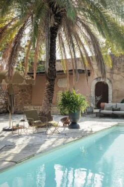 Ferm LIVING Lull Umbrella, Beech – Olive Green -Garden Furniture Store fermLIVING SS22 LullUmbrella DesertLoungeChair image 1